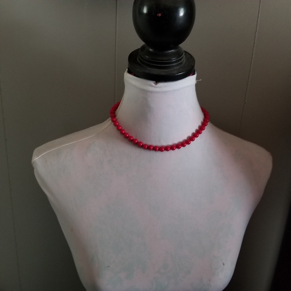 Relisted - Vintage Monet glass beads necklace red beaded strand choker - Picture 3 of 8